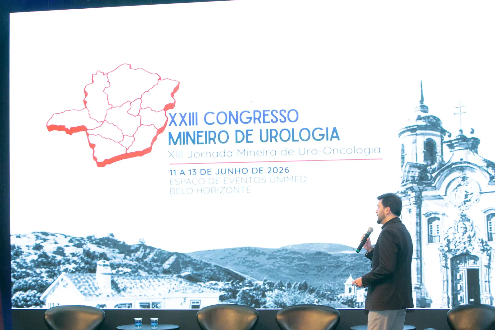 Dr. Walter Fonseca palestrando no 40º Congresso Brasileiro de Urologia, em Florianópolis